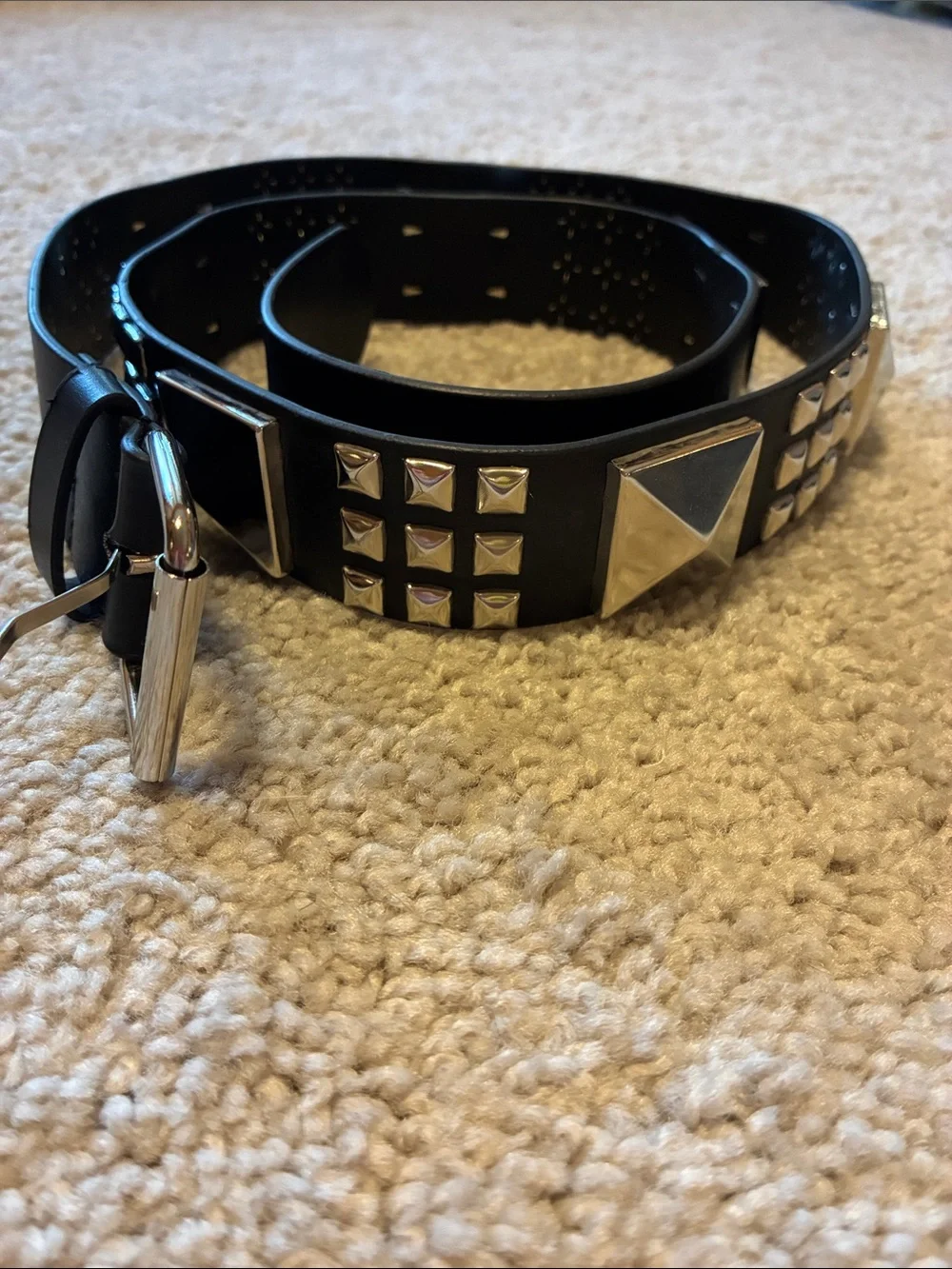 Black Studded Men's Belt - Classic Rock Style